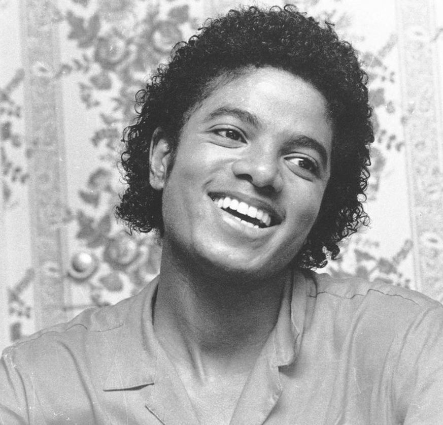 ABD'li kahinden inanılmaz Michael Jackson iddiası: Hayaletiyle evliyim, öpüşmek istemiyor