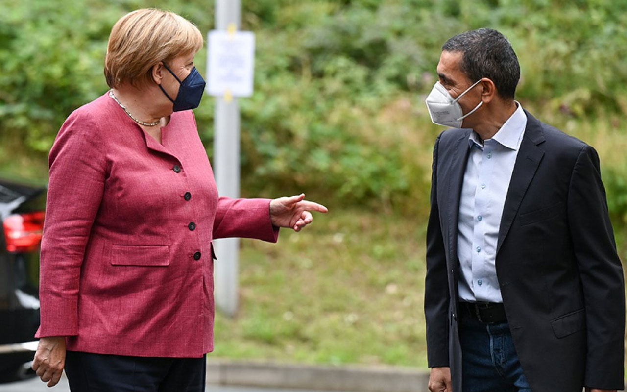 Angela Merkel'den BioNTech'in üretim tesisine ziyaret