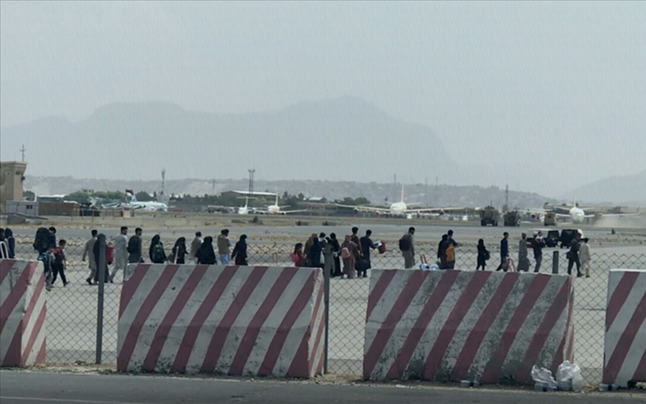 Afganistan Kabil Uluslararası Havalimanı'nda tahliye hareketliliği sürüyor