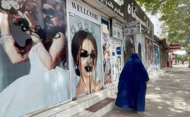 Taliban'dan Afgan kadınlara dehşete düşüren gözdağı! Yüzlerini ve gözlerini oyup...