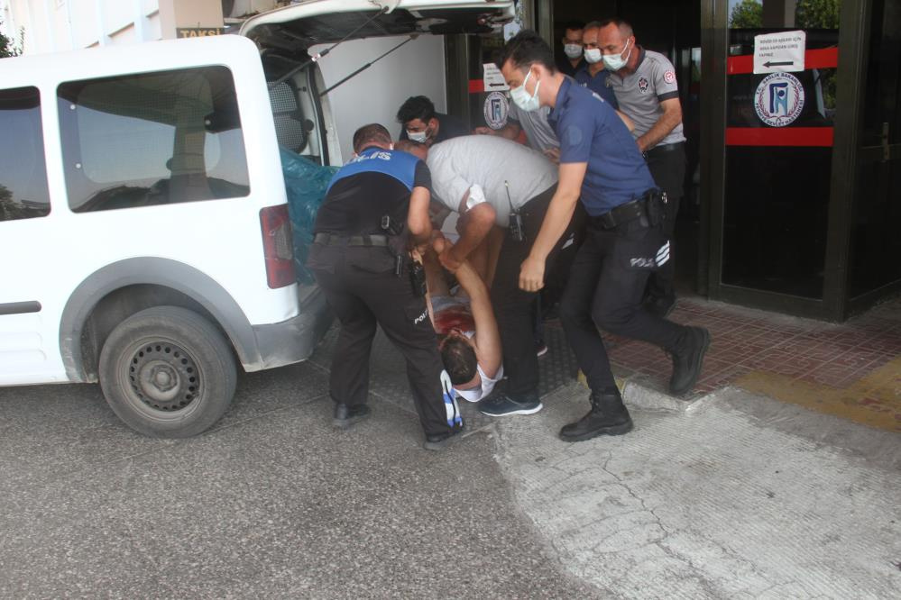 Yemek yerken 10 bıçak darbesiyle öldürdü! Muğla'daki evlat vahşeti