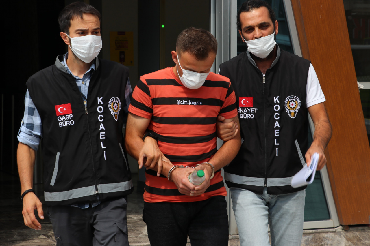 Kocaeli'de kuyumcu soyan şahıs İstanbul'da yakalandı