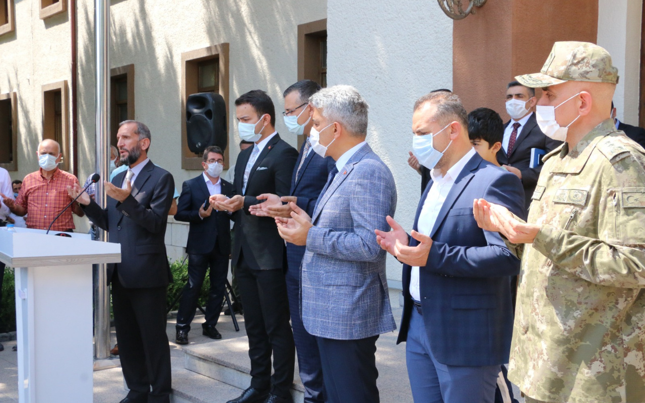 Erzincan'dan Sinop'a 5 TIR yardım 1 milyon lira nakit para gönderildi