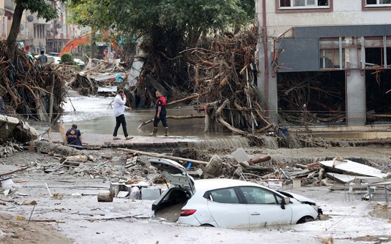 Kastamonu ve Sinop'ta sel felaketinden etkilenen çiftçilere 89 büyükbaş hayvan yardımı