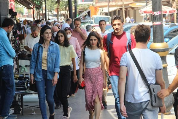 En fazla vakanın bulunduğu ikinci il! Diyarbakır'da ne maske var ne mesafe