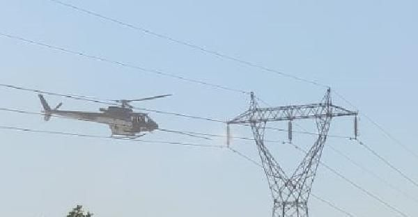 Şanlıurfa'da yüksek gerilim hattı helikopterle temizlendi! Vatandaşlar paniğe kapıldı