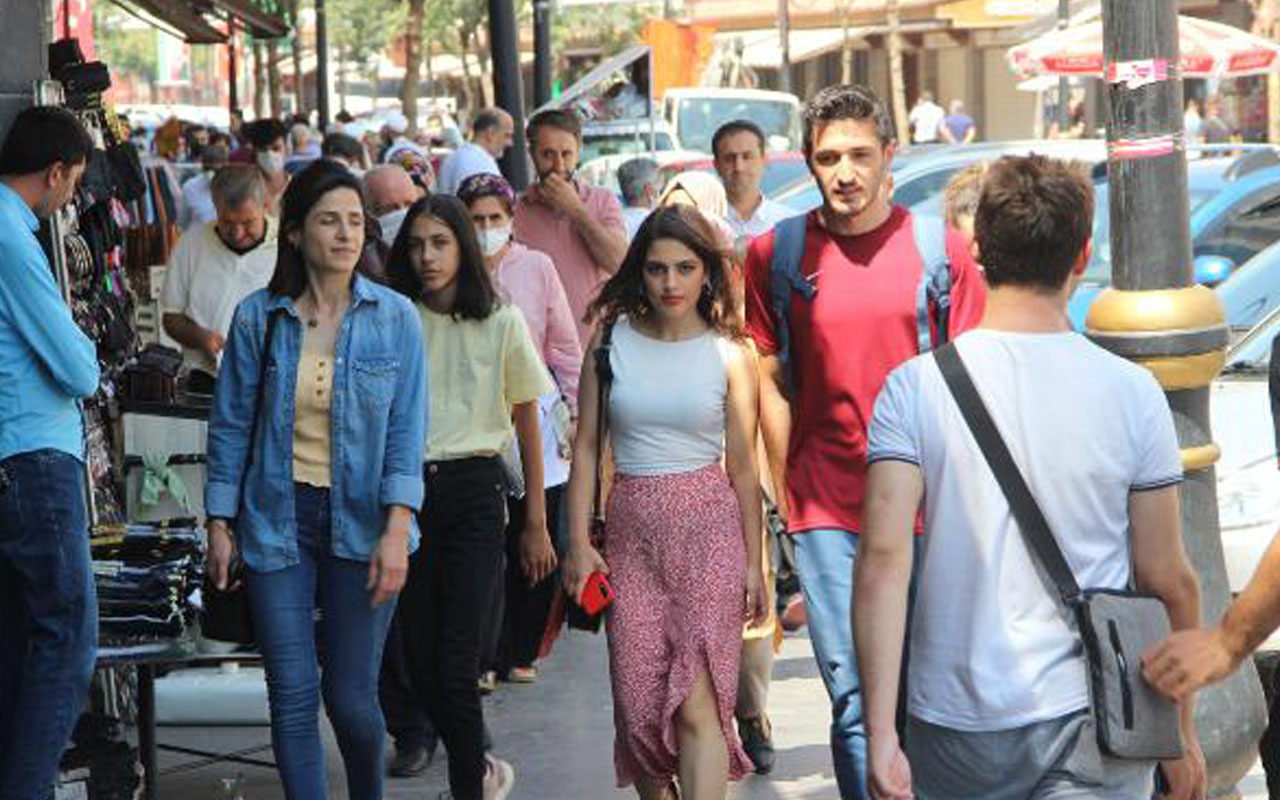 En fazla vakanın bulunduğu ikinci il! Diyarbakır'da ne maske var ne mesafe