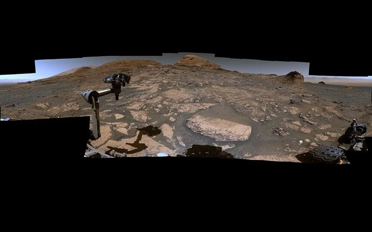 NASA'nın Curiosity aracı Mars'ın panoramik görüntüsünü paylaştı