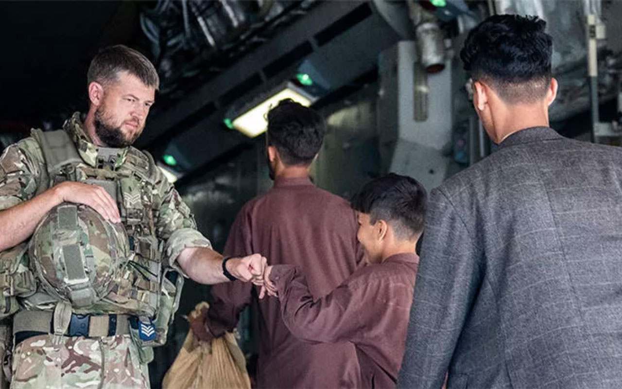 İngiltere'den flaş Afganistan kararı