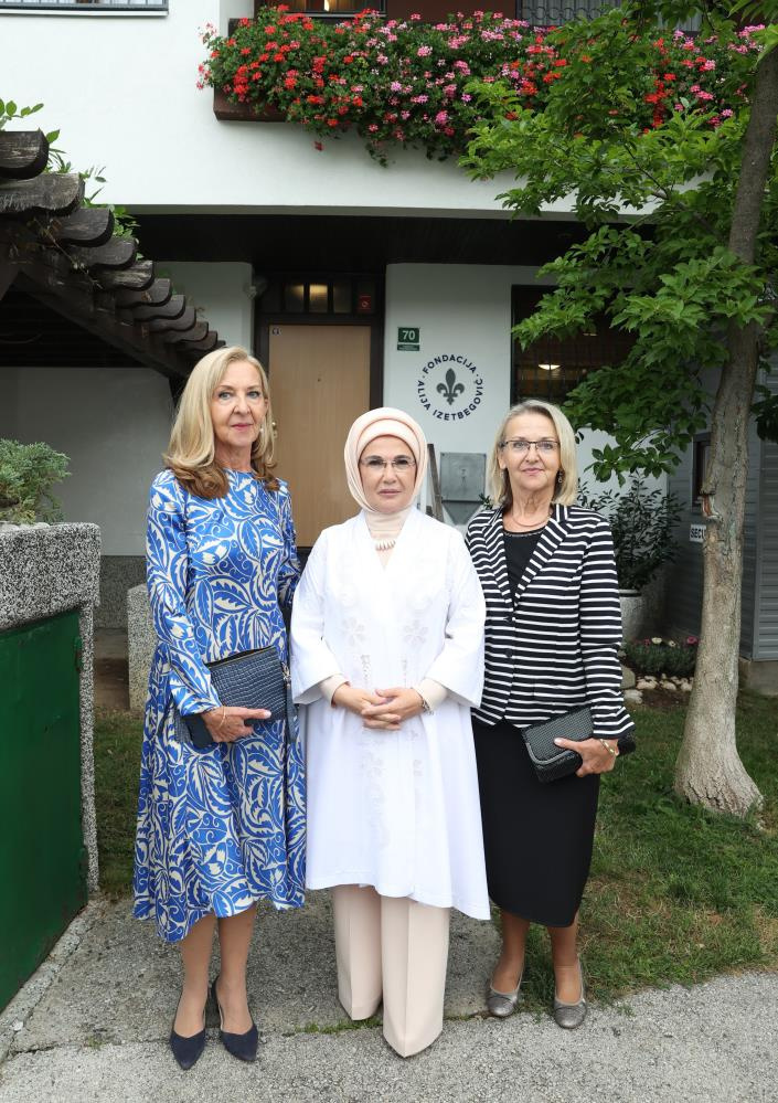 Emine Erdoğan Saraybosna'da Aliya İzzetbegoviç Vakfı'nı ziyaret etti