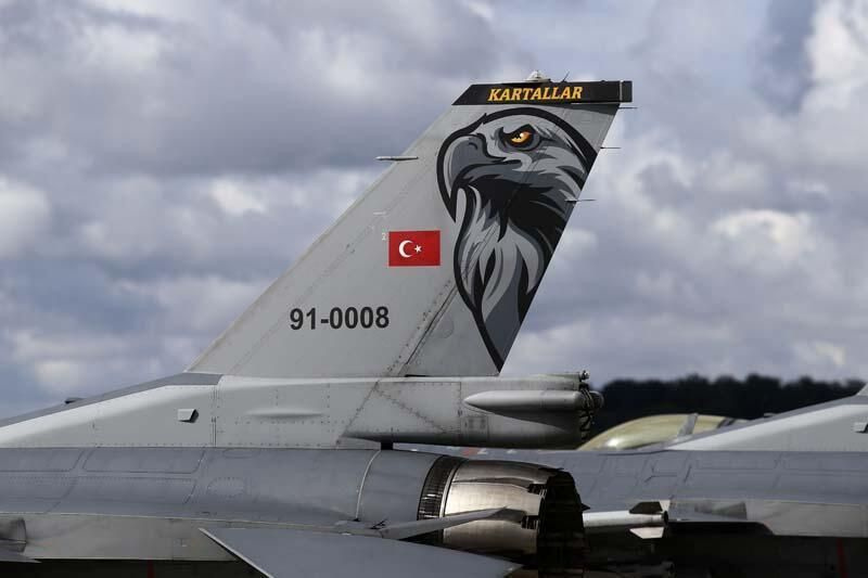 Türk F-16'ları Polonya semalarında! Müthiş görüntüler