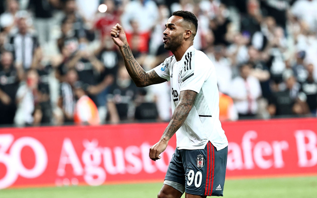 Kasımpaşa maçında sakatlanan Beşiktaşlı futbolcu Alex Teixeira'dan haber var