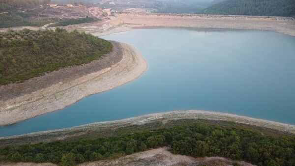 Osmaniye'de barajda sular çekildi korkutan görüntü ortaya çıktı! Alarm veriyor