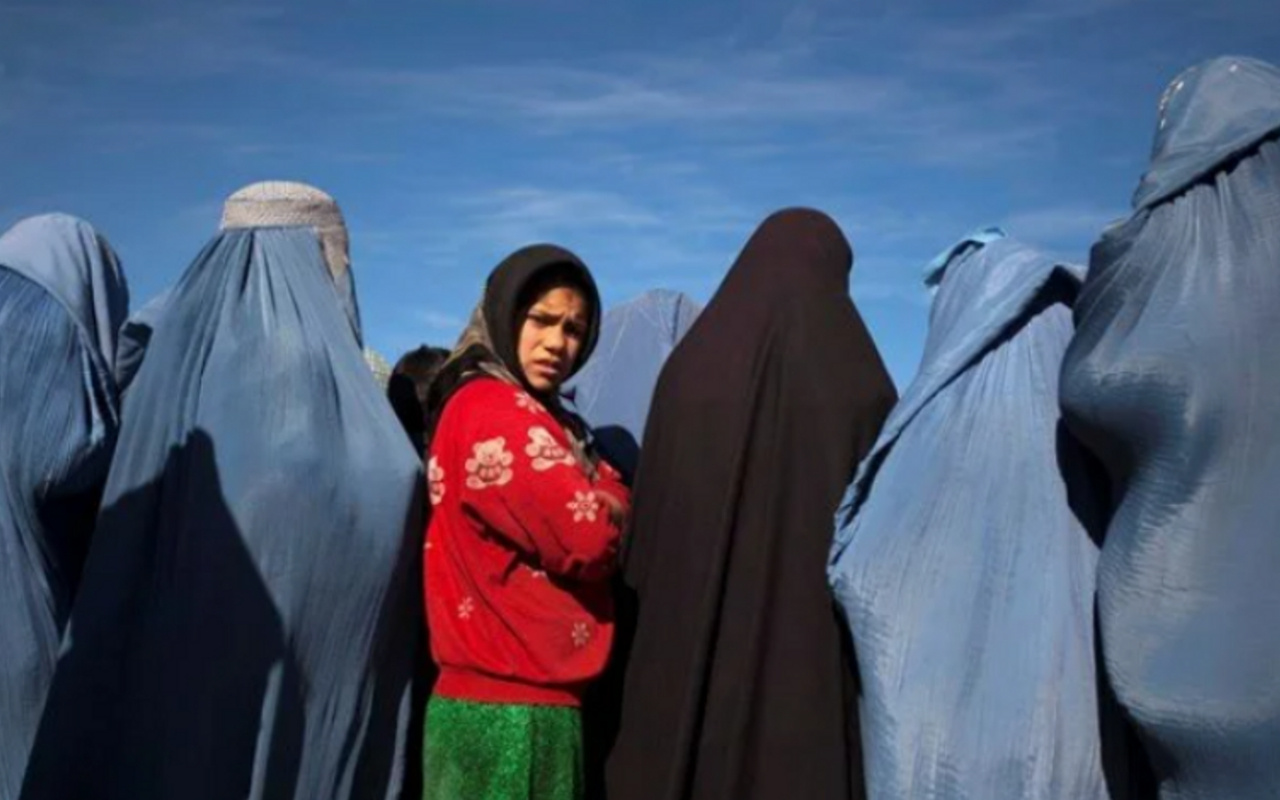 Taliban'dan kadınlar için üniversite kararı: Erkek öğrenci ve hoca olmayacak