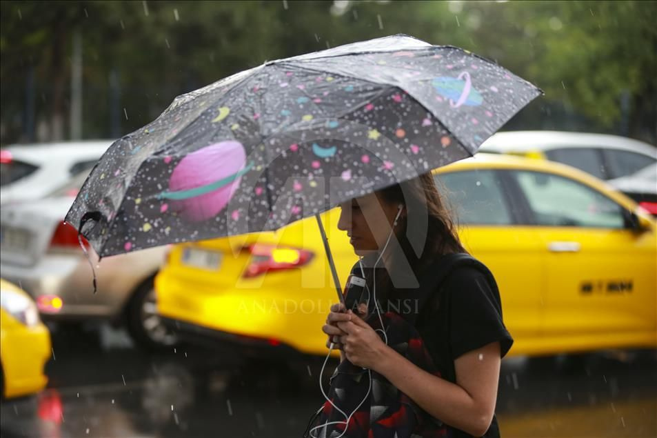 Meteoroloji uyardı kuvvetli yağış geliyor! Bu illerde yaşayanlar dikkat: Şemsiyesiz çıkan pişman olur