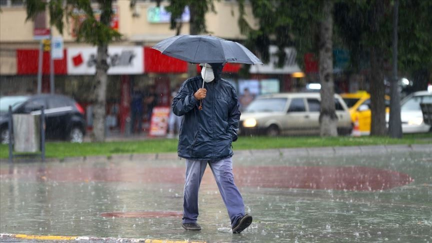 Meteoroloji'den kuvvetli yağış ve fırtına uyarısı! Bu illerdekiler dikkat