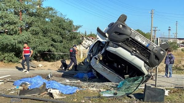 Tekirdağ'da yük treni hemzemin geçitte minibüse çarptı: 6 ölü, 6 yaralı