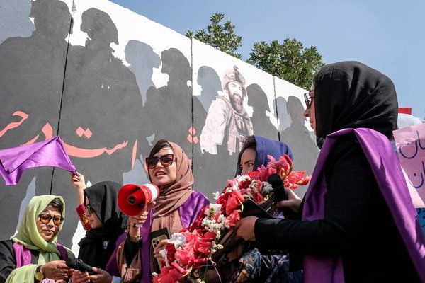 Dünya 50 Afgan kadını konuşuyor! Taliban'a başkaldırıp sokağa çıktılar