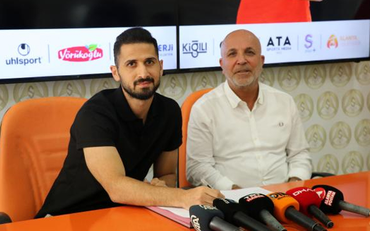 Emre Akbaba Galatasaray'dan eski kulübü Alanyaspor'a kiralandı
