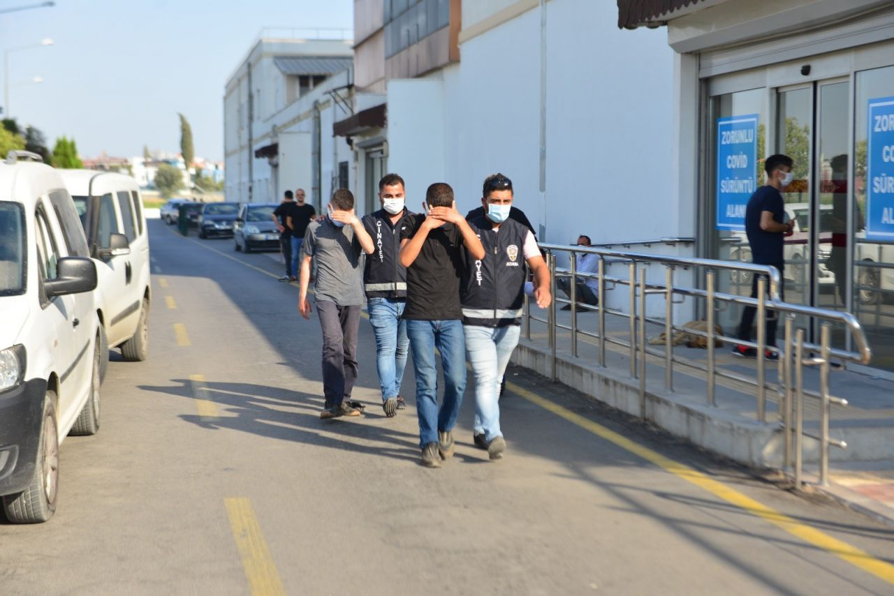 Adana'da ekmek kuyruğunda iki çocuk  kavga etti! 13 yaşındaki çocuğu öldürdü!