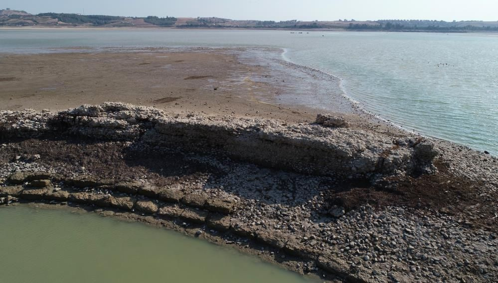 Adana'da bilinmiyor sular çekilince ortaya çıktı! Zenginlere ait Augusta Antik Kenti