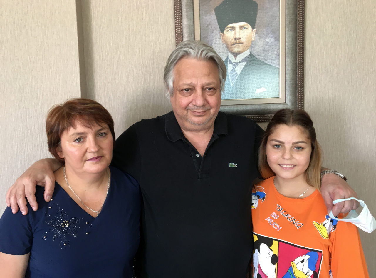 İki yıl sonra doyasıya su içti! Ukraynalı Anastasiia, annesinin böbreğiyle yaşama tutundu