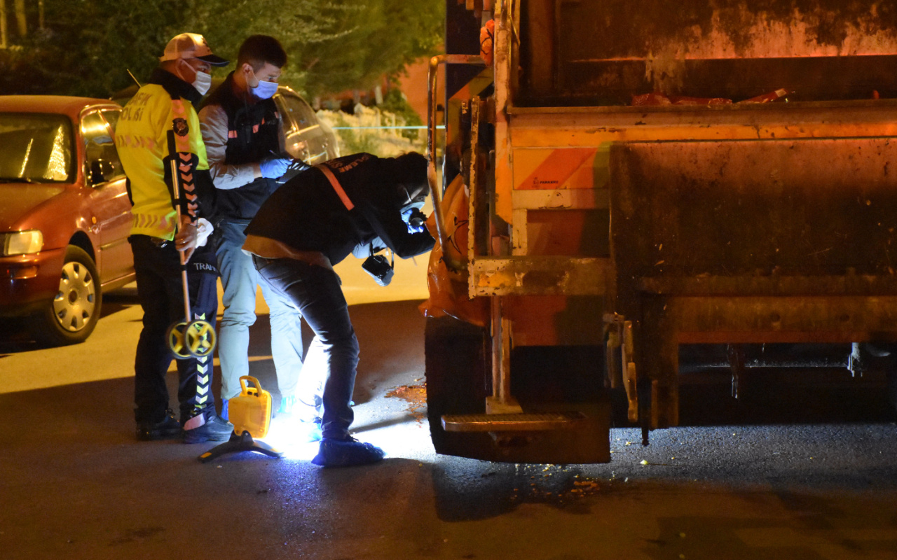 Sivas'ta marketten evine giderken çöp kamyonunun çarptığı kadın öldü
