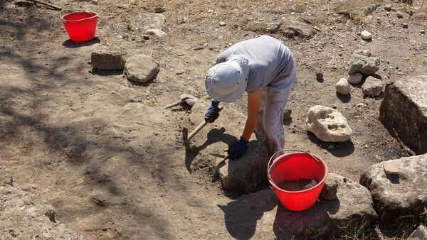 Mersin'de depolama çukuru bulundu! 9 bin yıllık tarihi var: Müjdeyi kazı başkanı açıkladı