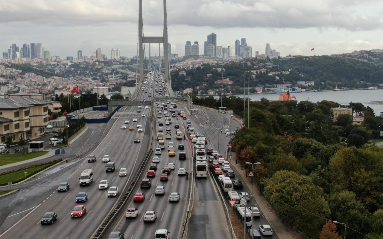 Yoğunluk yüzde 60’ı gördü! İstanbul'da trafik durma noktasına geldi