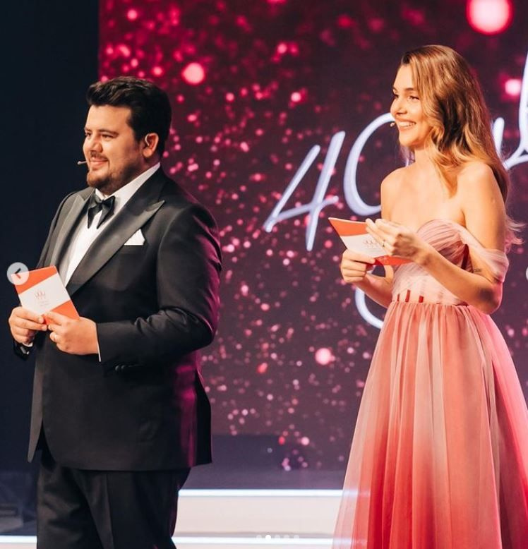 Berfu Yenenler'den Miss Turkey 2021'deki 'hamile' şakasına gelen tepkilere yanıt