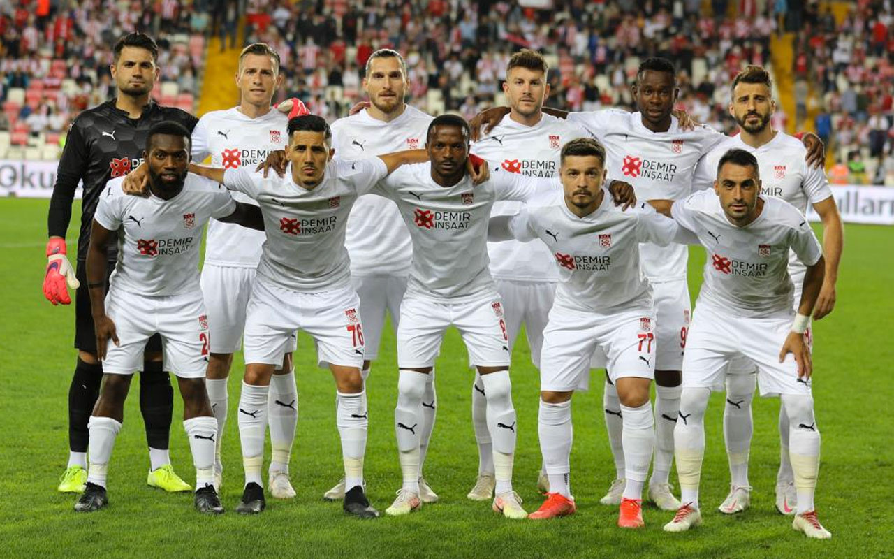 Sivasspor’da 11 futbolcu geldi 8 gitti