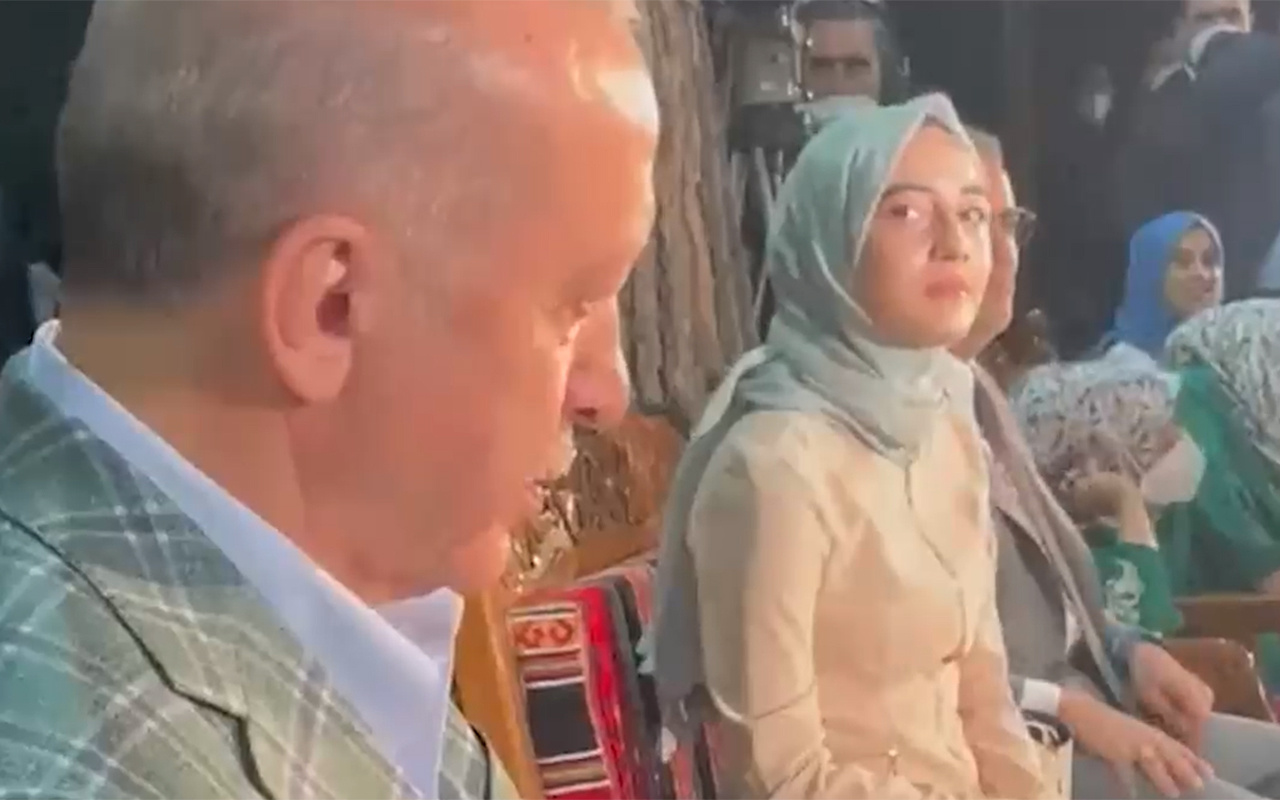 Cumhurbaşkanı Erdoğan şiir dinlediği esnada gözyaşlarını tutamadı