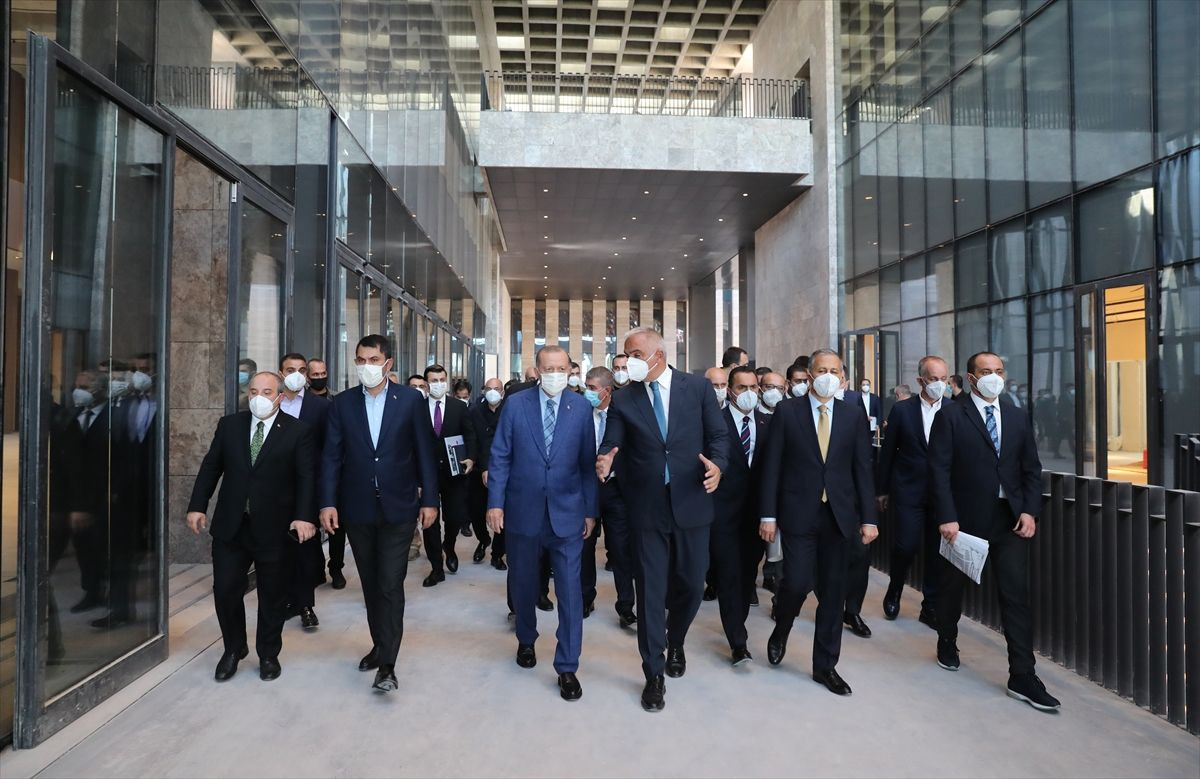 Cumhurbaşkanı Recep Tayyip Erdoğan, AKM ve Rami Kışlası'nda incelemelerde bulundu