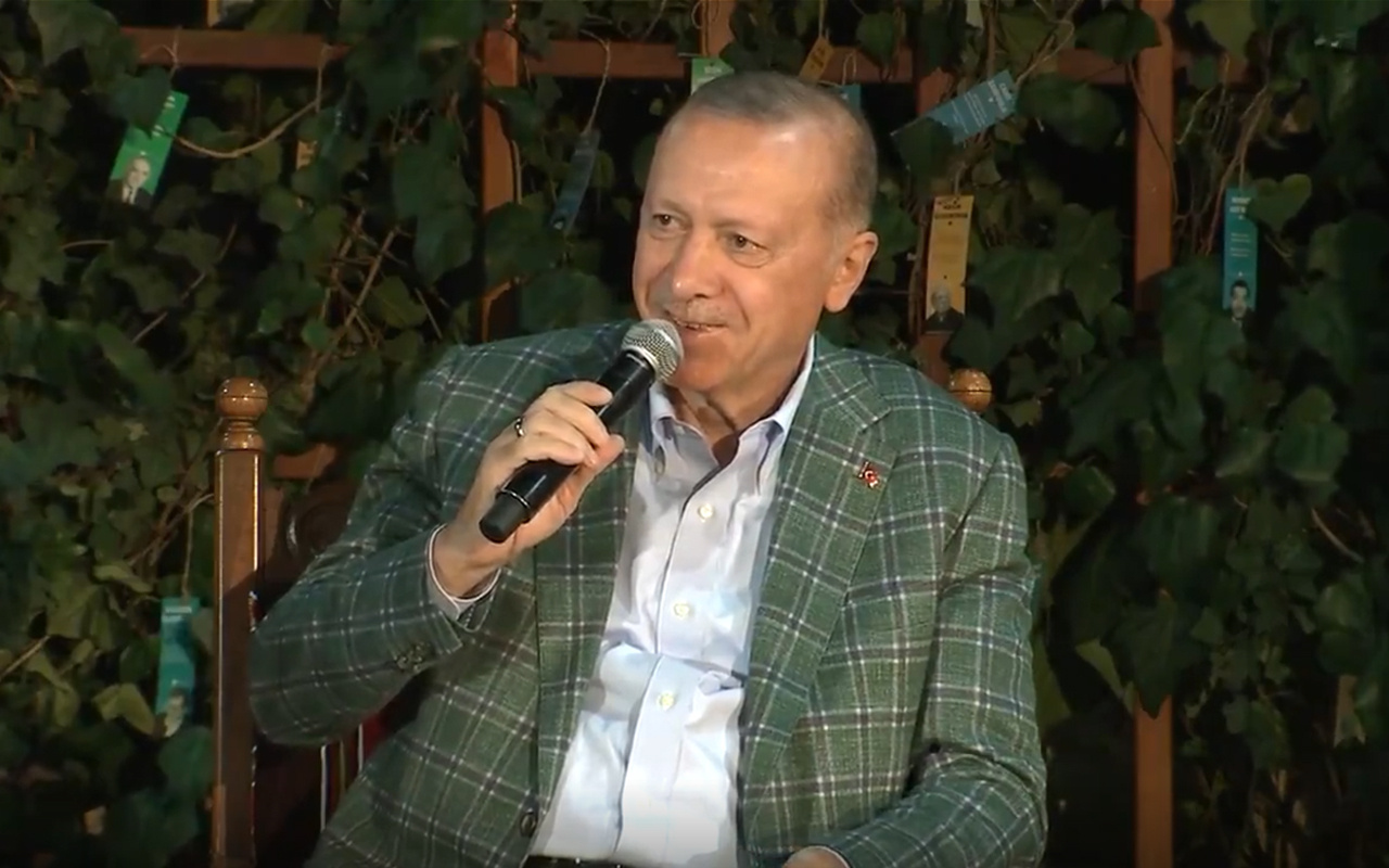 Cumhurbaşkanı Erdoğan'dan 'Eşinize şiir yazdınız mı?' sorusuna yanıt