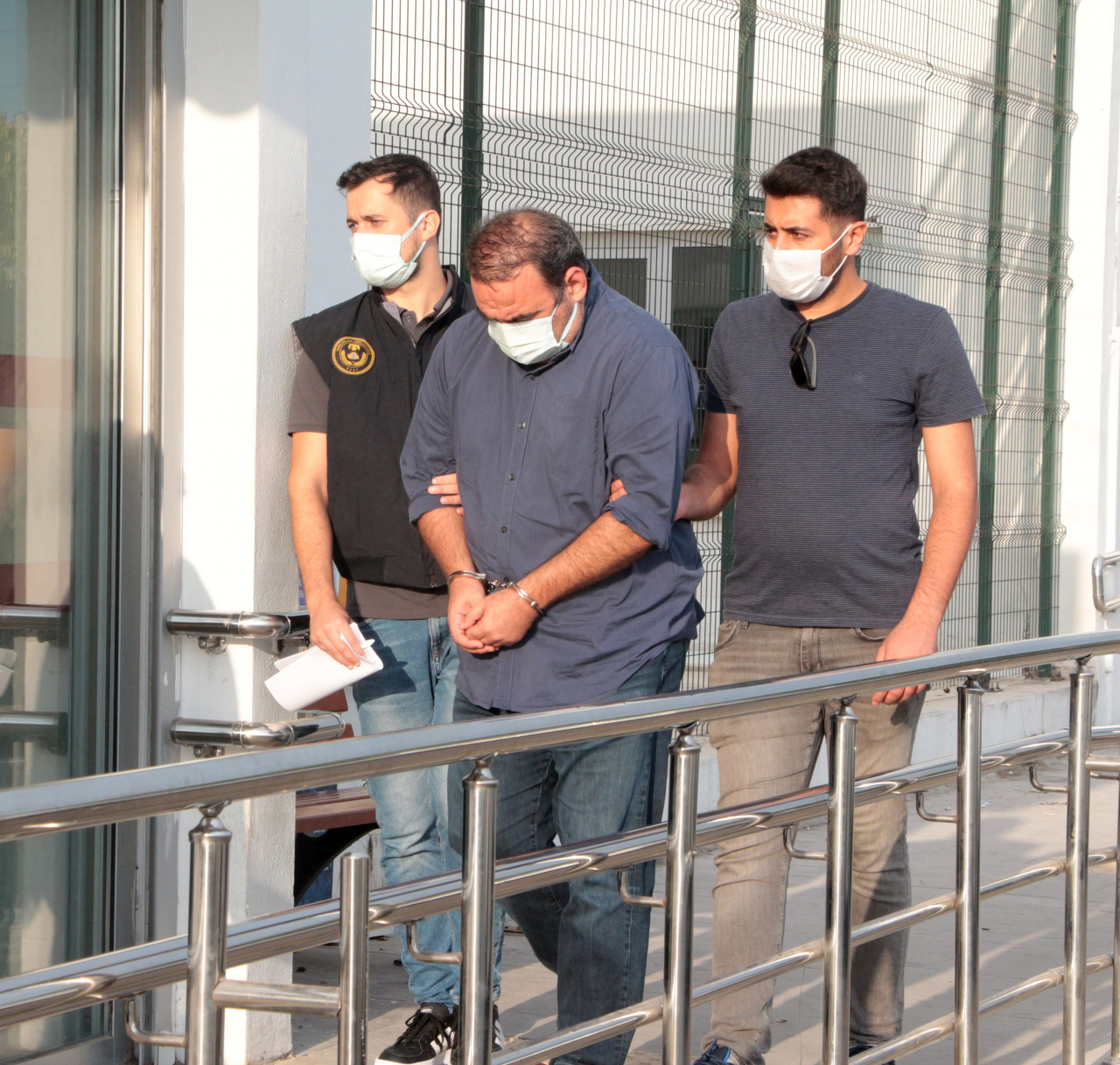 Adana’da FETÖ operasyonu: 8 gözaltı