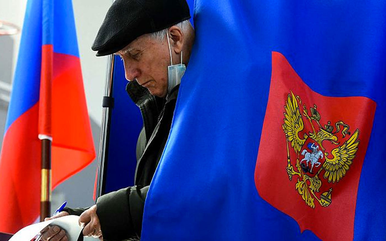 Rusya'daki seçimlerde Putin'in partisi oy kaybetti