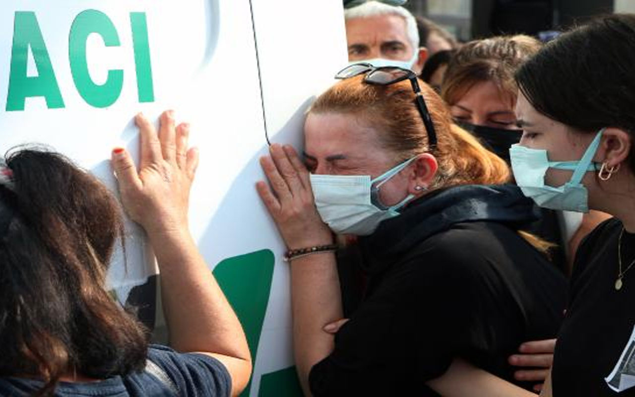 Adana'da koronavirüsten ölen doktora hastane önünde gözyaşlarıyla veda