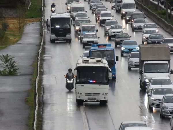 İstanbul'da sürücülerin yeni kabusu: Çakarlı minibüsler