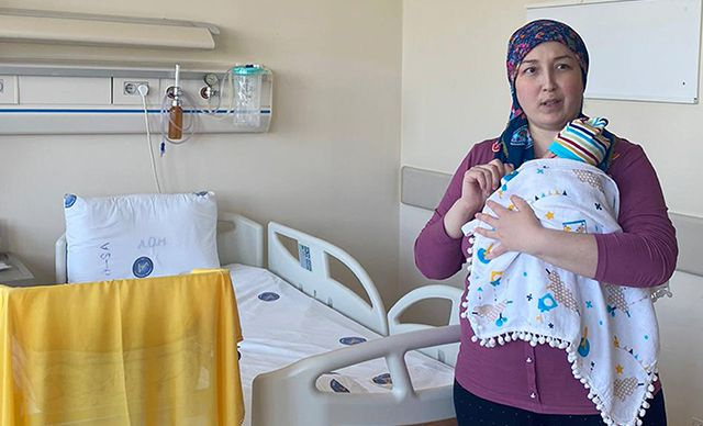 Ölüden rahim nakliyle doğdu! 'Ömer Özkan' bebek doktorunun kucağında