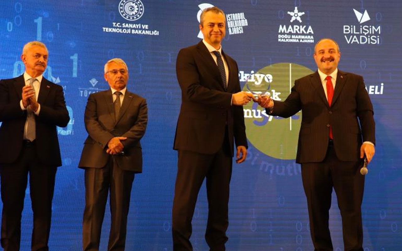 Bakan Mustafa Varank: Karton bardak ürettirdiği için övgü bekleyen bir muhalefetle karşı karşıyayız