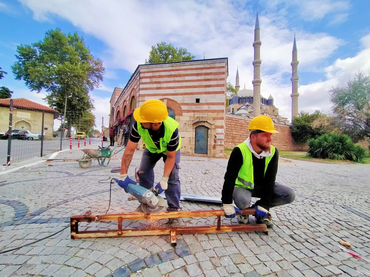 Cumhurbaşkanı Erdoğan talimat vermişti! Selimiye Camii'nin çevresinde çalışmalar başladı