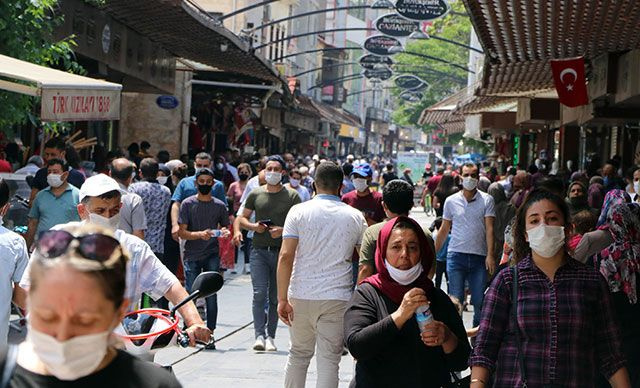 Yoğun bakımların yüzde 70'i dolu! Gaziantep'te vakaların yüzde 80'i, 15 ile 45 yaş aralığında