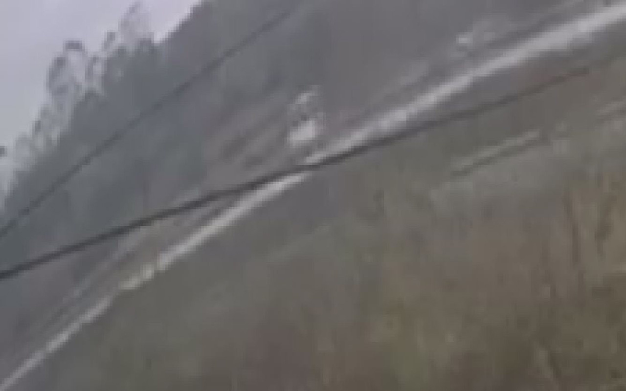  Bartın'da MHP kafilesini taşıyan midibüsün devrilme anı kamerada