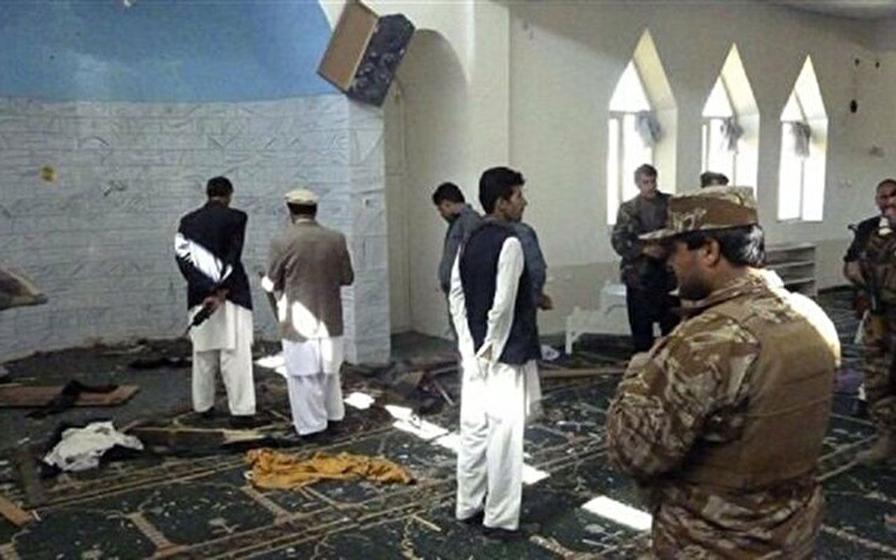 Afganistan'da camiye bombalı saldırı! Çok sayıda sivil hayatını kaybetti