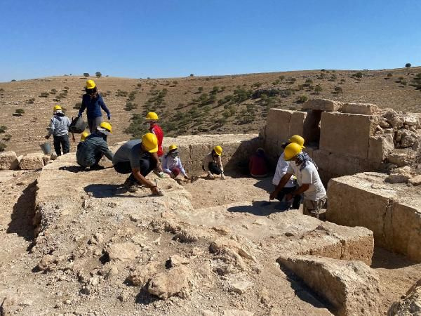 Diyarbakır'da kazılarda gizemli ABD rozeti çıktı! Üzerindeki yazı şaşırttı: Sırrı çözülemedi