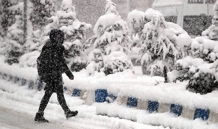 Meteoroloji alarm verdi! Sıcaklık düşüyor kuvvetli yağış geliyor: Şemsiyesiz çıkan pişman olur