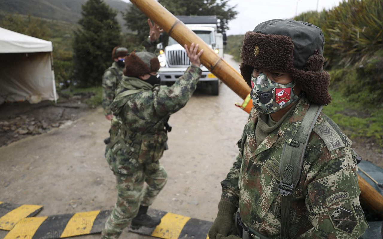 Kolombiya'da 4 yerli halk liderine eş zamanlı suikast düzenlendi