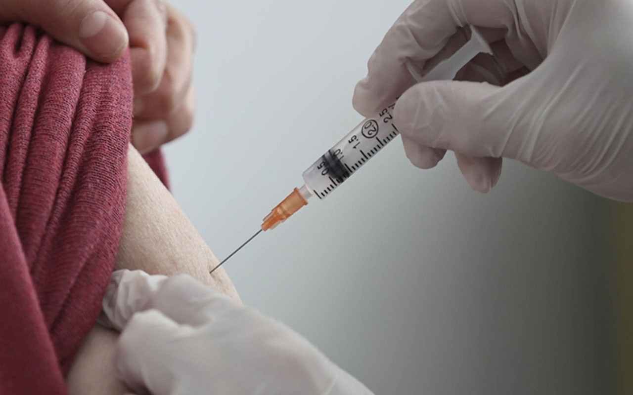 Yeni Zelanda'da flaş karar! 18 yaş ve üzeri herkese Kovid-19 aşısının "hatırlatma dozu" uygulanacak