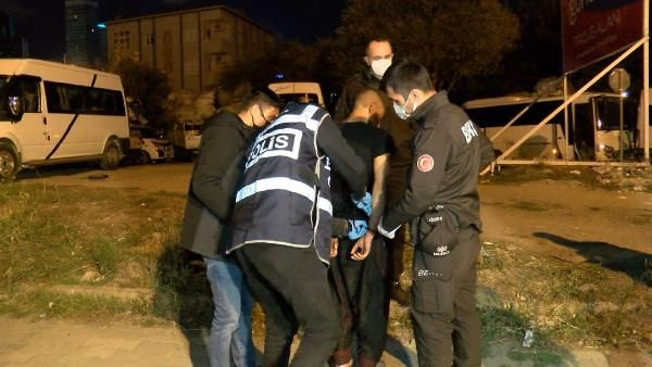 Ataşehir'de ülkeye kaçak yollarla girdiği belirlenen kağıt toplayıcılarına eş zamanlı operasyon