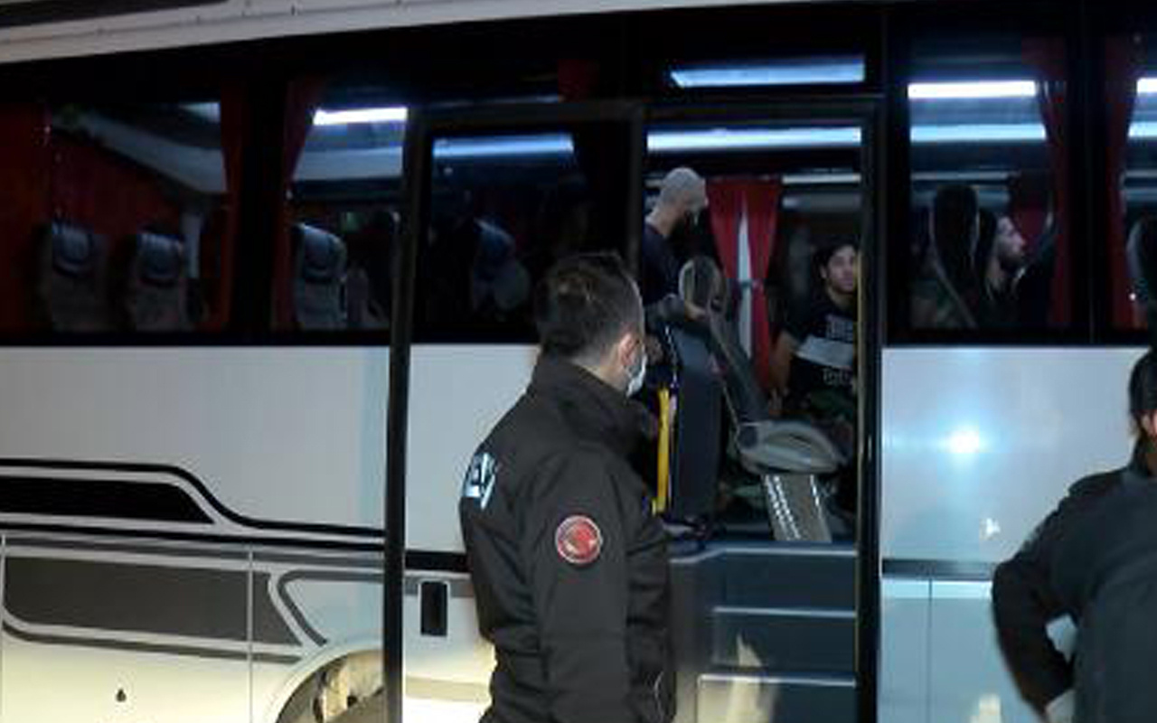 Ataşehir'de ülkeye kaçak yollarla girdiği belirlenen kağıt toplayıcılarına eş zamanlı operasyon